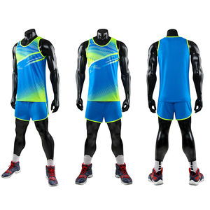 El traje de dos piezas de uniforme de atletismo incluye parte superior transpirable y pantalones cortos elásticos hechos con tela elástica para atletas - Product Image 2
