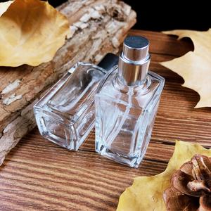 Fabricante Profesional Directamente de Fábrica, Botella de Perfume de Vidrio Personalizada de Lujo Única de 30 ml y 50 ml - Product Image 3