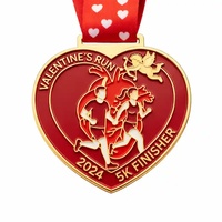 Op maat gemaakte metalen logo rode hartvormige Valentijnsdag finisher medaille van zinklegering met emaille voor dans en gymnastiek wedstrijden