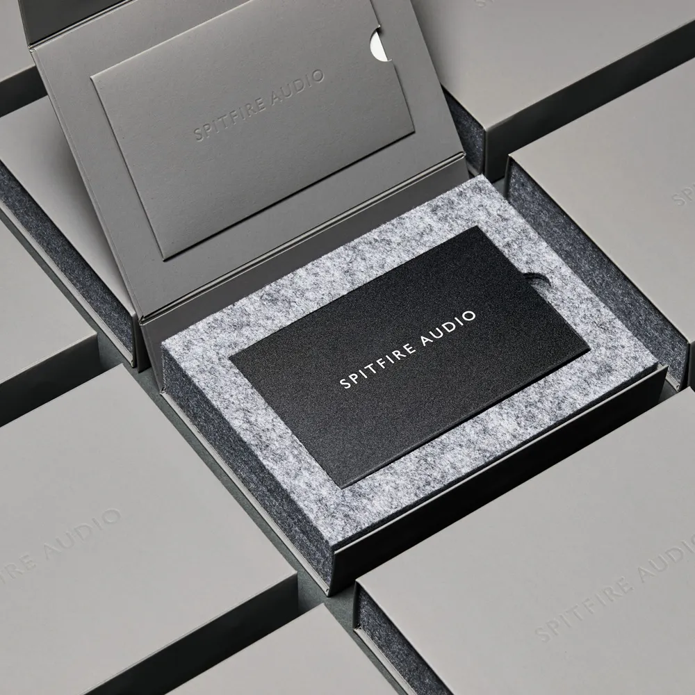 Custom Logo Luxury Magnetic Envelope Packaging Rigid Credit VIP Membership Card Gift Boxes