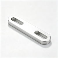 Support en L en aluminium usiné CNC sur mesure, plaque à fentes et douille à bride pour l'automatisation industrielle