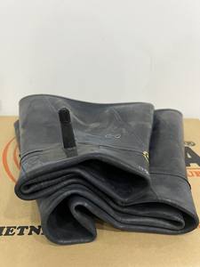 HOT KUMA Pneu d'occasion en caoutchouc naturel haute performance avec clapet pour camions légers et voitures particulières, noir, 12 mois - Product Image 3