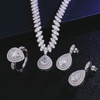 Parure de bijoux personnalisée vintage en moissanite et diamant, avec bague, boucles d'oreilles et collier en forme de poire, pour soirée, en or, certifiée IGI
