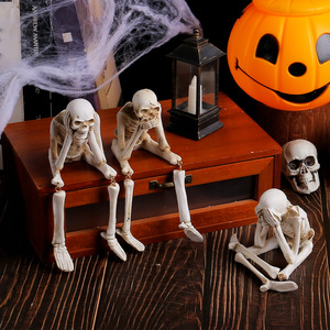 Ornement de crâne en résine fabriqué en Chine pour Halloween, design 'Ne pas voir le mal, ne pas entendre le mal, ne pas parler du mal' - Décoration artisanale squelette pour usage intérieur - Product Image 4