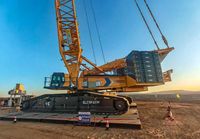 Grue sur chenilles Xlc18000m 350t de grande capacité avec une capacité de levage maximale de 1300t