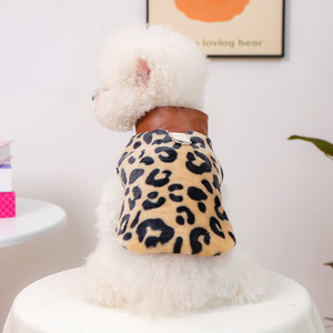 PETCIRCLE Chaqueta de Cuero con Estampado de Leopardo para Perros Pequeños y Cachorros, Estilo Otoño/Invierno, Cálida y Cómoda - Product Image 1