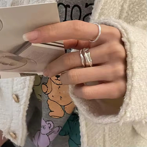 Nouveau Collier Tendance 2025 en Métal Brossé avec Cordon Noir Rétractable et Pendentif Géométrique Irrégulier Exagéré - Product Image 4