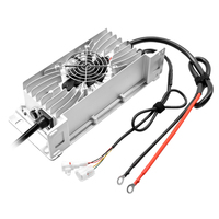 Pengisi daya baterai lithium IP67 standar 84V 15A untuk 20S 72V paket baterai Li-ion kendaraan skuter listrik
