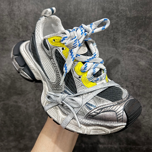 Chaussure de course respirante en cuir facile à nettoyer Excellente qualité Designer Parfait pour un usage quotidien - Product Image 1