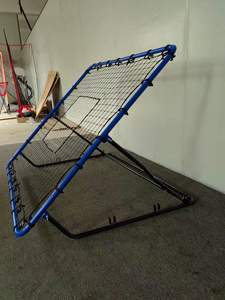 But de football pliable en fonte avec <span class=keywords><strong>filet</strong></span> de <span class=keywords><strong>rebond</strong></span> multi-sports pour l'entraînement au basketball et au volley-ball - Product Image 6