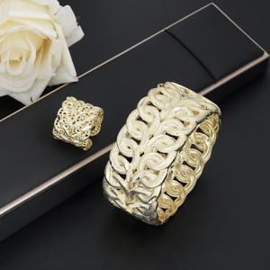 Ensemble de bijoux en or de luxe JXX, bague et bracelet en laiton plaqué or 14 carats pour mariages et cadeaux, style saoudien pour femmes - Product Image 1