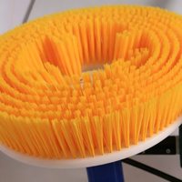 Brosse de nettoyage de panneaux photovoltaïques à double tête avec alimentation en eau pour modules solaires photovoltaïques