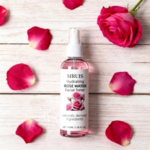Le spray tonique à l'<span class=keywords><strong>eau</strong></span> <span class=keywords><strong>de</strong></span> <span class=keywords><strong>rose</strong></span> <span class=keywords><strong>pour</strong></span> <span class=keywords><strong>peau</strong></span> <span class=keywords><strong>grasse</strong></span> offre des avantages hydratants, apaisants et contrôle <span class=keywords><strong>de</strong></span> l'huile <span class=keywords><strong>pour</strong></span> une <span class=keywords><strong>peau</strong></span> radieuse - Product Image 4