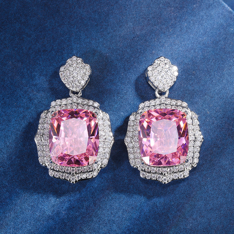 Boucles d'oreilles puces diamant rose