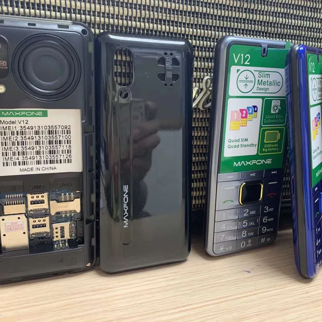 V122G機能GSM85090018001900ビッグバッテリースピーカートーチ2.8インチアンロッククワッド4 SIM携帯電話