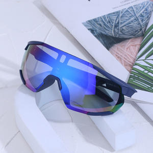 Gafas de Ciclismo Estilo Europeo, Polarizadas UV400, Lentes de PC Resistentes al Viento, Montura Negra, Protección Solar para Deportes al Aire Libre para Mujer - Product Image 1