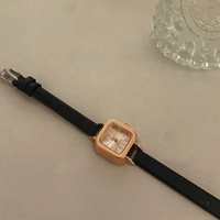 Jam Tangan Quartz Minimalis Persegi Coklat dengan Tali Kulit PU untuk Wanita, Produk Baru Y370 Tahun 2026