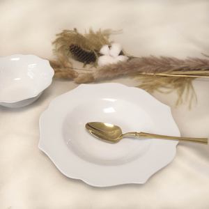 Assiette de table en porcelaine fine blanche, style nordique minimaliste, élégante, avec logo personnalisé, pour mariage, vaisselle de luxe - Product Image 4