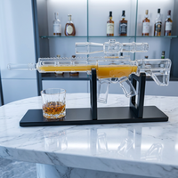 Ensemble de carafe à whisky en verre de style fusil AR15 artisanal avec 4 verres à shot intégrés, support de présentation, logo personnalisé, cadeau de luxe, articles de bar