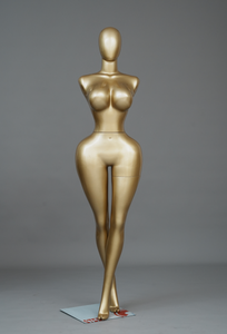 Mannequin gonflable femme grande taille en plastique ABS, pose debout, pour vêtements et lingerie, idéal pour la présentation de lingerie et de vêtements féminins courbes. - Product Image 3