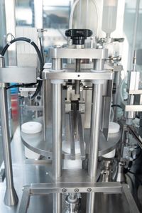 Cumplimiento de los estándares de la industria, nueva certificación GMP, compromiso de calidad de la máquina de llenado previo - Product Image 3