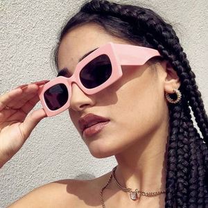 Lunettes de soleil rectangulaires colorées rétro pour femme, logo personnalisé, mode, grandes lunettes carrées punk pour femmes - Product Image 1