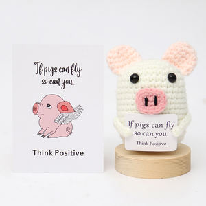 Figurine de cochon miniature <span class=keywords><strong>tricot</strong></span>ée à la main, créative, pour la <span class=keywords><strong>d</strong></span>écoration de la chambre, écologique, amusante, positive, en crochet, cadeau pour la chambre des enfants - Product Image 2