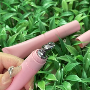 Repulpeur de lèvres instantané extrême à l'acide hyaluronique, teinté rose naturel changeant de couleur, marque privée - Product Image 3