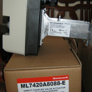 Actionneur de vanne électrique Honeywell ML7420A8088-E à couplage direct, course de 3/4 pouce - Product Image 1