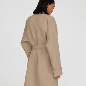 Pakaian Tidur Unisex Pria Wanita Waffle Warna Solid Jubah Mandi Dengan Logo Bordir Kustom Jubah Mandi Waffle Wanita Spa Hotel - Product Image 2