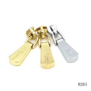 Tirette de <span class=keywords><strong>fermeture</strong></span> <span class=keywords><strong>éclair</strong></span> en métal gravée avec logo |   Étiquette de <span class=keywords><strong>fermeture</strong></span> <span class=keywords><strong>éclair</strong></span> gravée pour sac en cuir - Product Image 3