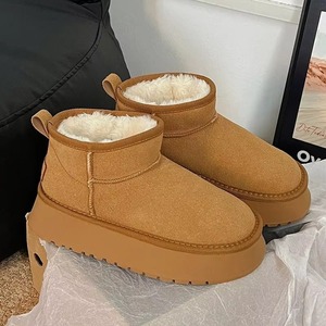 Bottes de neige courtes style coréen pour femme, nouvelle collection hiver, semelle épaisse, rehaussantes, doublure en fourrure artificielle, chaudes et durables, synthétiques - Product Image 6