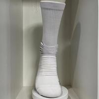 Chaussettes d'athlètes personnalisées pour le football Basketball Baseball Running Chaussettes de sport professionnel