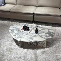 Table basse minimaliste en marbre blanc Arabescato poli, forme irrégulière, décoration de villa, table centrale en pierre