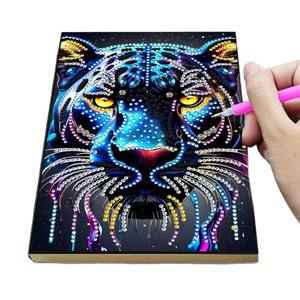Nuovo irregolare dipinto di diamanti di arte mosaico animale modello di fiore Softcover album da disegno libro per bambini - Product Image 5