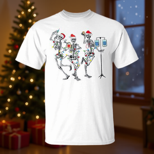 Maglietta natalizia con scheletro infermiera che balla, regalo di Natale bianco unisex per adulti - Product Image 2