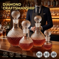 Ensemble de bouteilles à liqueur rondes en verre texturé diamant Solent Luxury 750 ml, carafe ornée, vente en gros, fournisseur d'usine, fabricant