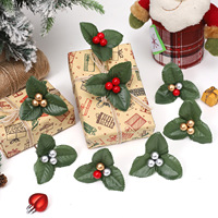 Buket Bunga Natal Plastik Hiasan Dekoratif Impor Langsung, Buah Berry Merah, Daun Segitiga, Daun Holly - DIY Natal