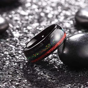 Bague en acier inoxydable arc-en-ciel avec design triple rangée tricolore en météorite noire |   Bague BND unisexe pour hommes et femmes - Product Image 3