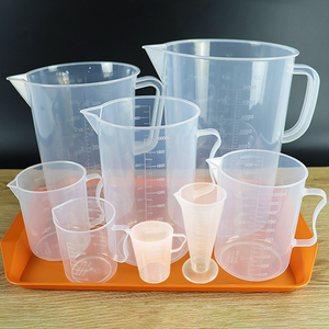 食品グレードPPプラスチック製目盛り付き計量カップ、計量シリンダー、キッチン、製菓、ミルクティーショップ、バー、実験器具用 - Product Image 1