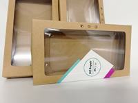 Boîte d'emballage en carton de papier kraft universelle neutre portable pour solution d'emballage en carton riche en fonctionnalités pour étui de téléphone portable