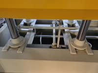 Presse à chaud pour panneaux de porte 120T, utilisation facile, 2500 x 1300 mm, 380 V, 36 kW
