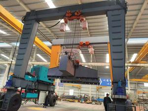 Grue mobile à portique à double poutre à pneus en caoutchouc robuste à commande à distance pour utilisation en extérieur - Product Image 2