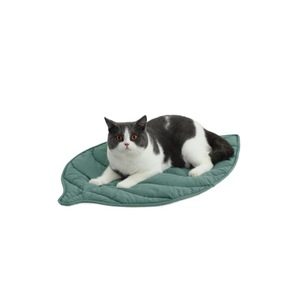 Tapis pour chat en forme de feuille, coussin de couchage matelassé en coton, forme ovale pour chats - Product Image 5