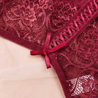Nouveauté 2026 String sexy en dentelle florale transparente pour femme, ajouré, avec nœud décoratif, respirant, sous-vêtement féminin