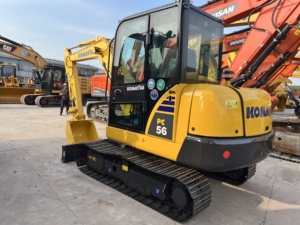 Mini-excavatrice sur chenilles compacte Komatsu PC56 de 5,6 tonnes, certifiée CE EPA, idéale pour les chantiers de construction - Product Image 5