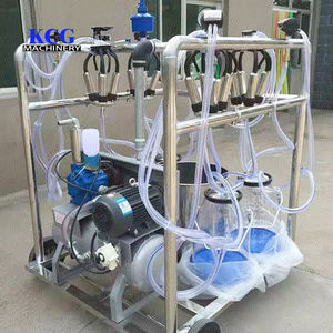 Il ranch utilizza mungitrici piccole, portatili e facili da usare, che producono prodotti lattiero-caseari come il latte e il latte di capra. - Product Image 5