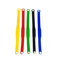 Bracelet en silicone RFID personnalisé en gros, 13,56 MHz HF, avec logo en relief ou en creux, impression sérigraphique