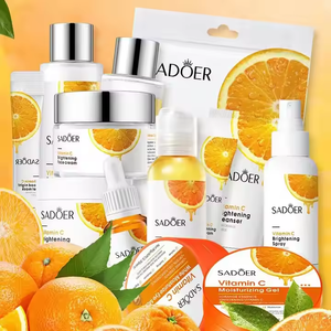 Set De Cuidado De La Piel Con <span class=keywords><strong>Vitamina</strong></span> <span class=keywords><strong>C</strong></span> Aclarante SADOER En Oferta Especial Con Limpiador Facial Spray Tónico Loción Sérum Esencia Crema Para Rostro/Ojos Mascarilla Facial - Product Image 1