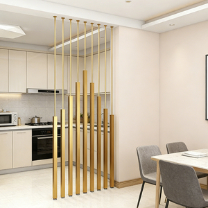 Luxe gouden kolomvormige roomdividers van roestvrij staal voor binnenhuisdecoratie - Product Image 1